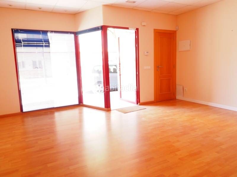 Foto 118cef75-b1ef-458e-ae28-9d602d684f30. Alquiler local comercial  en Riba - roja de Túria