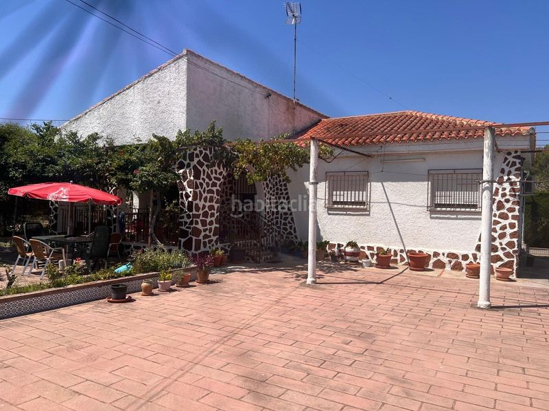 Foto b435569e-57a7-4a34-a605-2ca70802f7f9. Xalet amb piscina a Vilamarxant