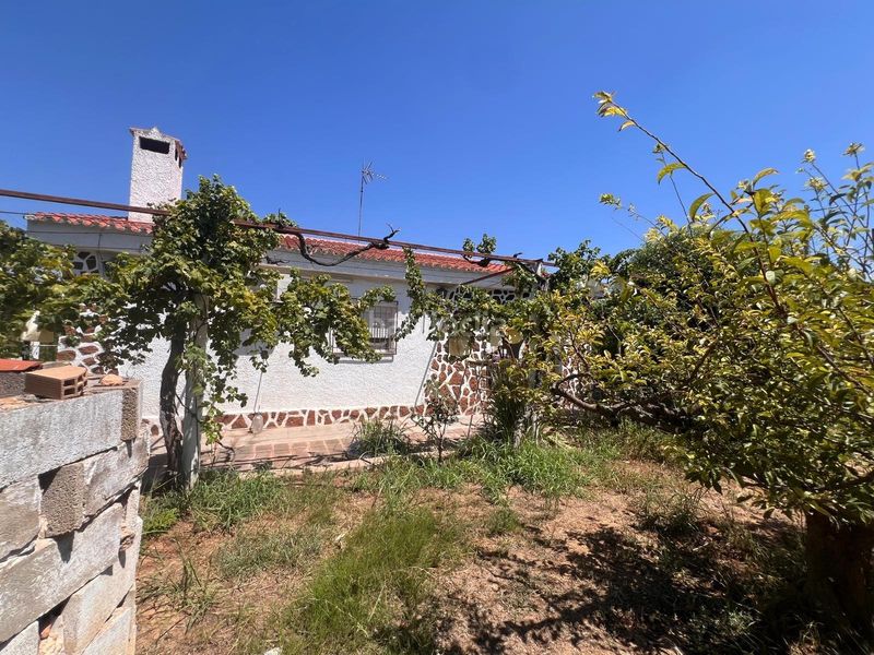 Foto fc0e762b-1ba2-4f0c-9311-db5ca01c3d92. Xalet amb piscina a Vilamarxant