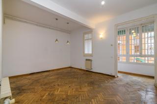 Flat  Carrer rossello. Descubre el encanto de un piso centenario en la dreta de leixamp