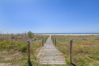 Planta baixa  Prat del. Vive frente al mar en cubelles planta baja exclusiva con acceso