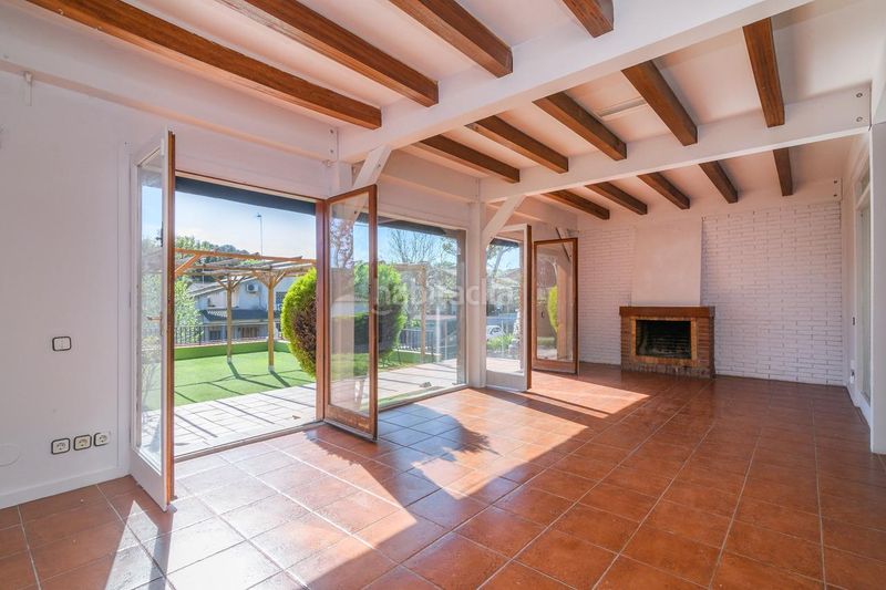 Foto 31472031-05f1-4cb6-ab41-e7f0010cbba0. Casa amb aparcament a Lliçà d´Amunt