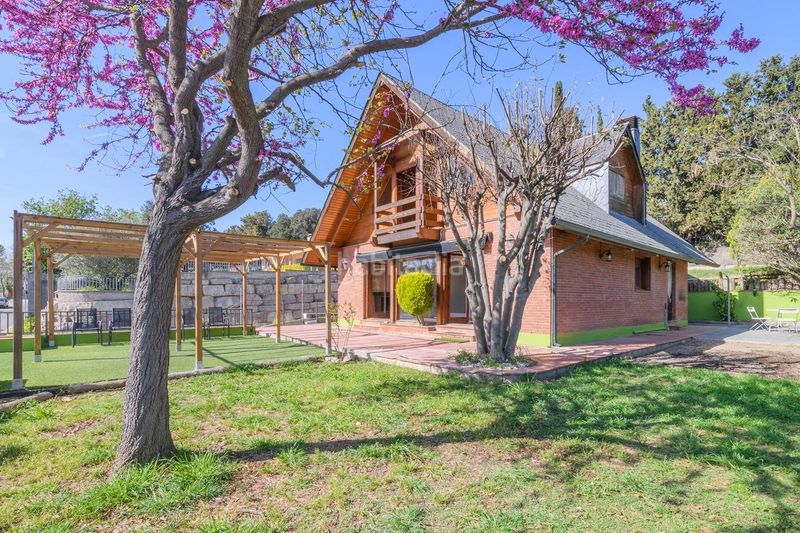 Foto 43f233bb-affb-4f60-909b-aecd8bac1d83. Casa amb aparcament a Lliçà d´Amunt