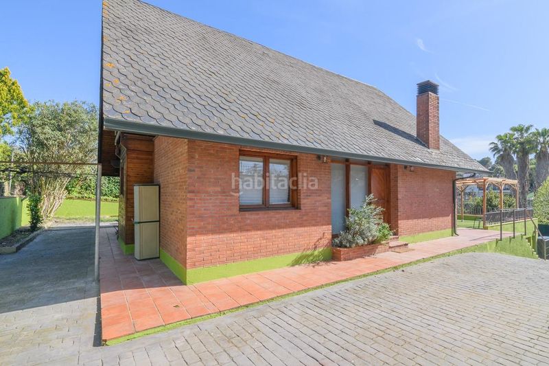 Foto 53d87088-e40b-48f8-a243-28bbc6590858. Casa amb aparcament a Lliçà d´Amunt