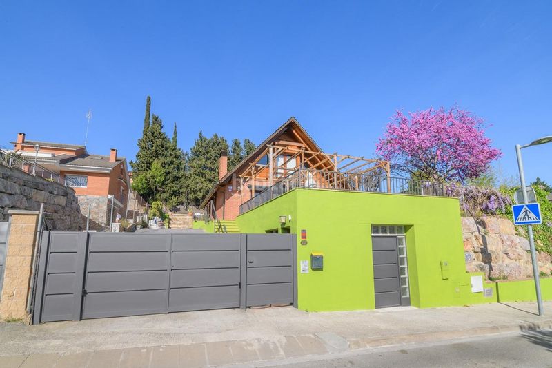 Foto 541362f2-e6fb-4d91-a1e1-60c8db6eaf1e. Casa amb aparcament a Lliçà d´Amunt