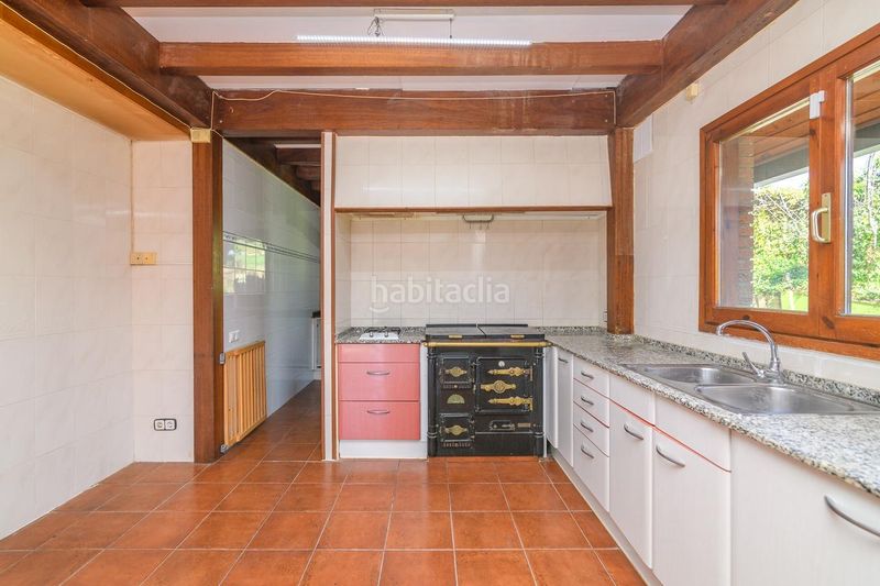 Foto 582b61c7-f3bb-4b68-a376-156c8cde5c5e. Casa amb aparcament a Lliçà d´Amunt