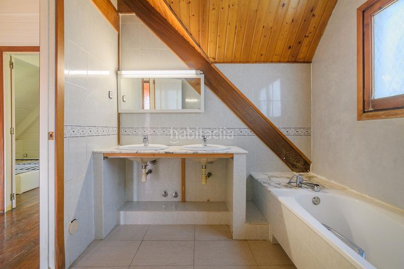 Foto 63c3929f-961b-4b64-b9e0-74f755077a72. Casa amb aparcament a Lliçà d´Amunt