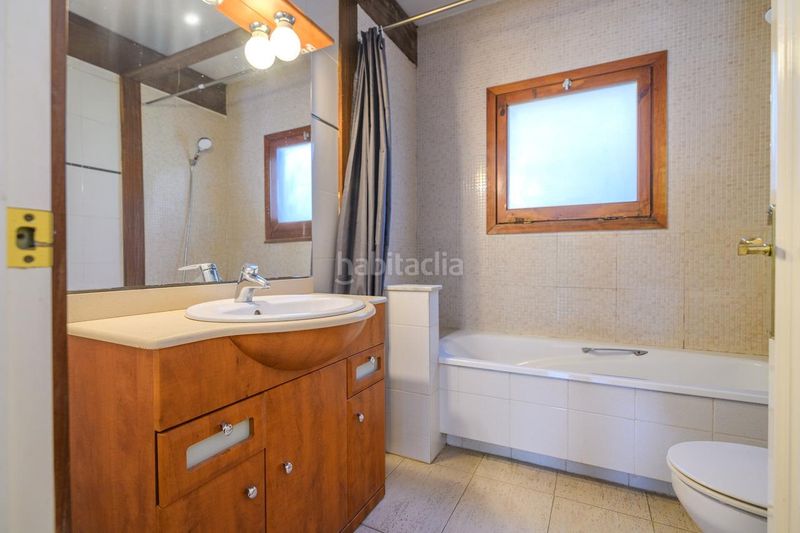 Foto 8caf1fff-c716-4400-8ed3-4aa24ee9f873. Casa amb aparcament a Lliçà d´Amunt