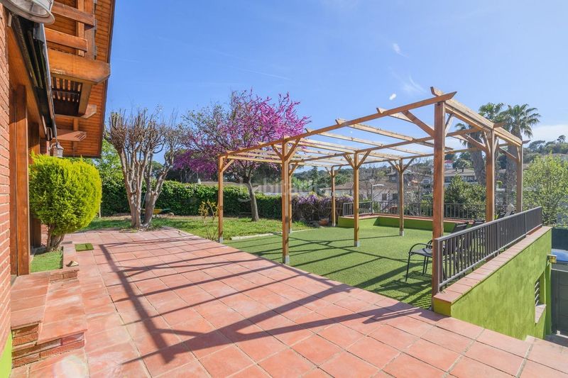 Foto b52f1fbd-a699-4cd9-8557-9483c469b2e1. Casa amb aparcament a Lliçà d´Amunt