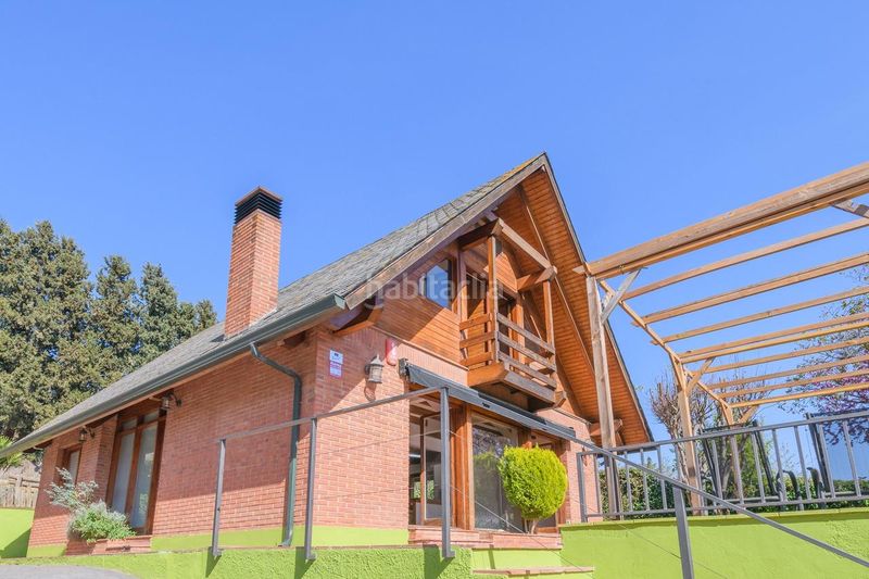 Foto d60ce8bd-926c-4512-84c7-360c9f7dbf75. Casa amb aparcament a Lliçà d´Amunt