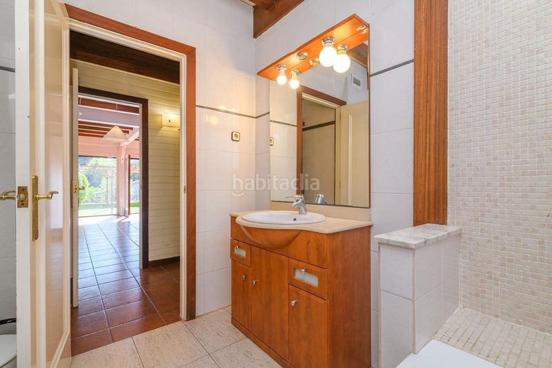 Foto f4fd7345-724e-457a-8e0c-7f16439f36b9. Casa amb aparcament a Lliçà d´Amunt