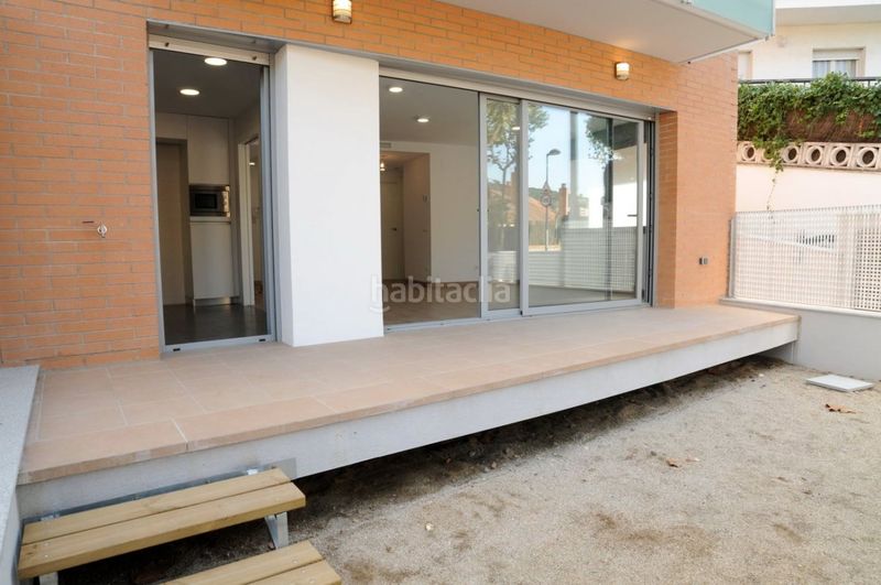 Foto 4be7945b-ffe1-41f0-a210-dc21a9adbe97. Alquiler piso planta baja luminosa, exterior y con terraza en obra nueva del 2017. con parking y trastero en Tiana