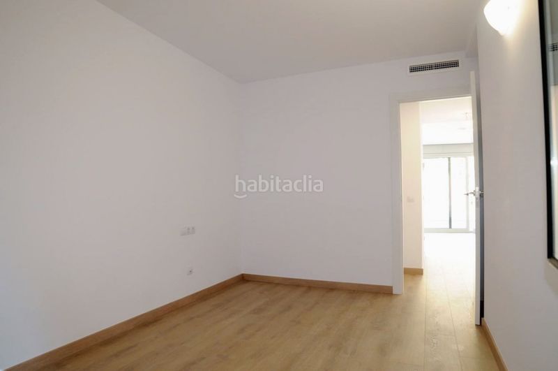 Foto b3aab5c0-b894-4d3e-86ef-e1865b05a0b8. Alquiler piso planta baja luminosa, exterior y con terraza en obra nueva del 2017. con parking y trastero en Tiana