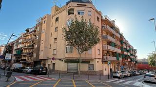 Edifici  Carrer dels cedres. ?? edificio en venta – inversión rentable en esplugues de llobre