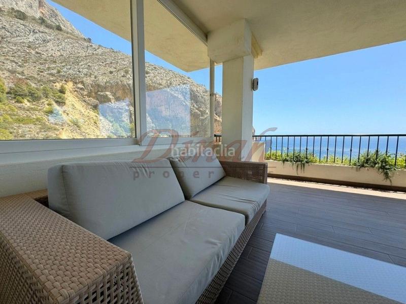 Foto b13e289b-595b-4ac7-9c94-7606b998b076. Apartamento exclusivo apartamento frente al mar en Mascarat en Altea