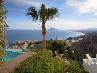 Casa  Llevante. Villa exclusiva en mascarat con impresionantes vistas al mar