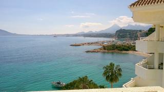 tic  Ronda del atardecer. Penthouse de lujo frente al mar en mascarat