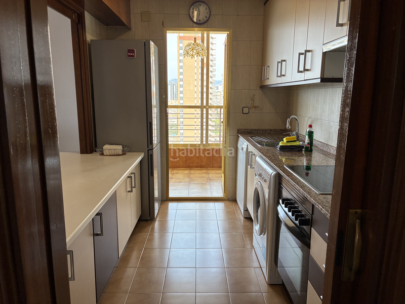 Foto 714a3f0a-2048-4fe6-b5cc-de86de9ae023. Lloguer apartament amb calefacció piscina a Playa Poniente Benidorm