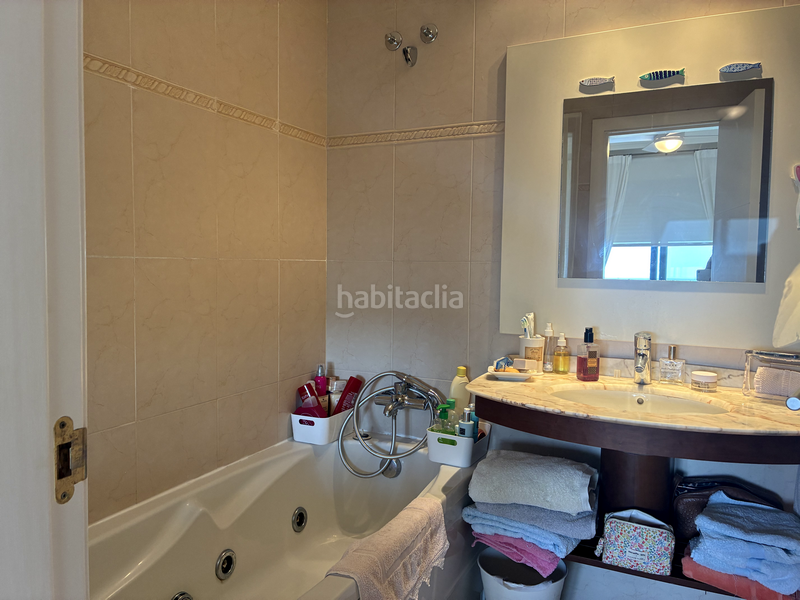 Foto 2359ecbc-d3fc-405f-a136-58b44b321e2e. Rent apartment with heating pool in Mascarat Altea