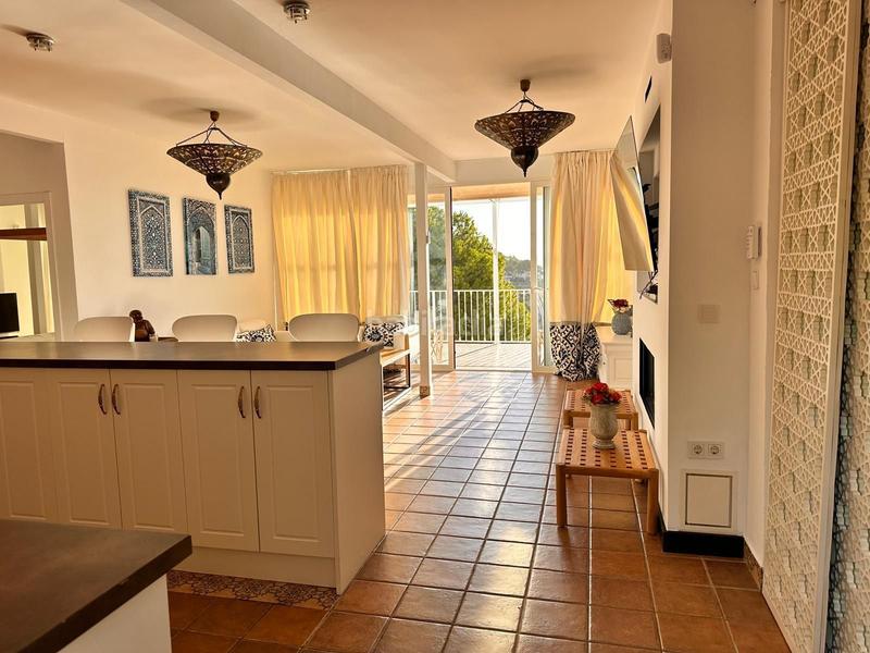 Foto 2c7a2663-f4b3-420c-9ae2-28d4ab1513c7. Alquiler casa encantadora villa , soleada, tranquila, preciosas vistas al mar para alquiler invernal. en Altea