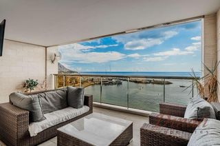 Apartamento  Currica 25. Exclusivo duplex de 4 dormitorios frente el mar y junto al puert