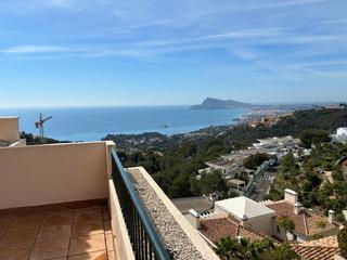 Attique  Alemania. Precioso atico , luminoso , espacioso con increibles vistas al m