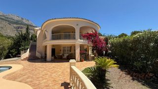 Casa  Canna. Chalet zona golf , amplio con mucho sol y mucha luz y gran parce