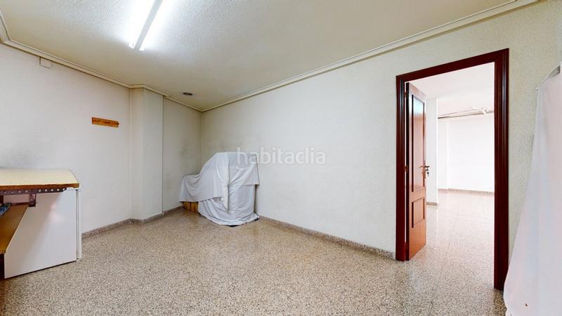 Foto 18e201ce-3a0a-4ddb-a9b5-f92f4089d06c. Local comercial  en dos alturas muy cerca de plaza madrid en Elche / Elx