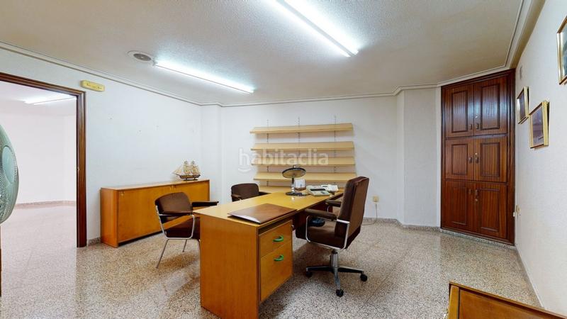 Foto 5ec5d4e0-03b7-4ab9-913b-3227b543195b. Local comercial  en dos alturas muy cerca de plaza madrid en Elche / Elx