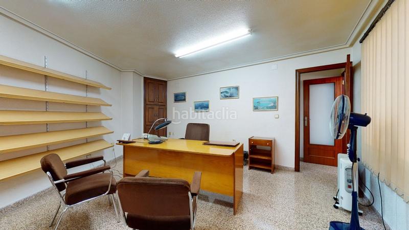 Foto d88d1e43-5dcb-4917-b9fa-1f39ced492f7. Local comercial  en dos alturas muy cerca de plaza madrid en Elche / Elx