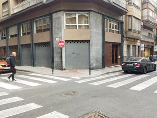 Lloguer Local Comercial a Centro. Local con muchas posibilidades