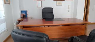 Rent Office space in Reina Victoria - Miguel Hernández. Entresuelo  con ascensor ideal para oficinas  pisos azules