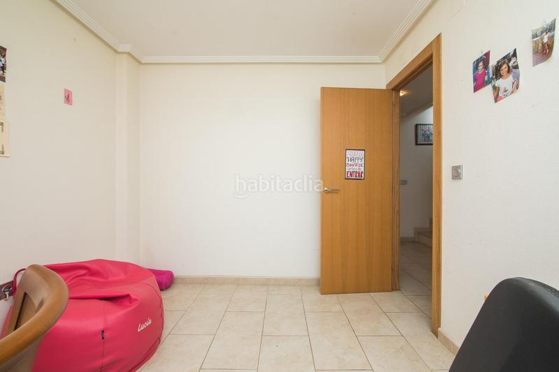 Foto d01034ed-2de2-47cd-a99e-344cc550a6b4. Chalet con riscaldamento parcheggio in La Marina Elche / Elx