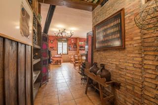 Local Comercial a Crevillente. Casa negocio en marcha y funcionando!!!!  posibilidad de apartam