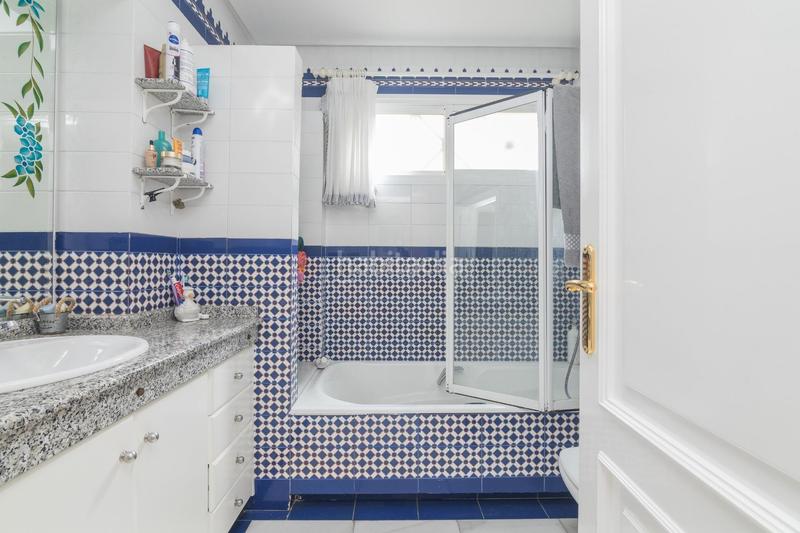 Foto 5264e842-abdd-42c5-a56f-f8514a693f82. Xalet amb aparcament piscina a Jubalcoi Elche / Elx