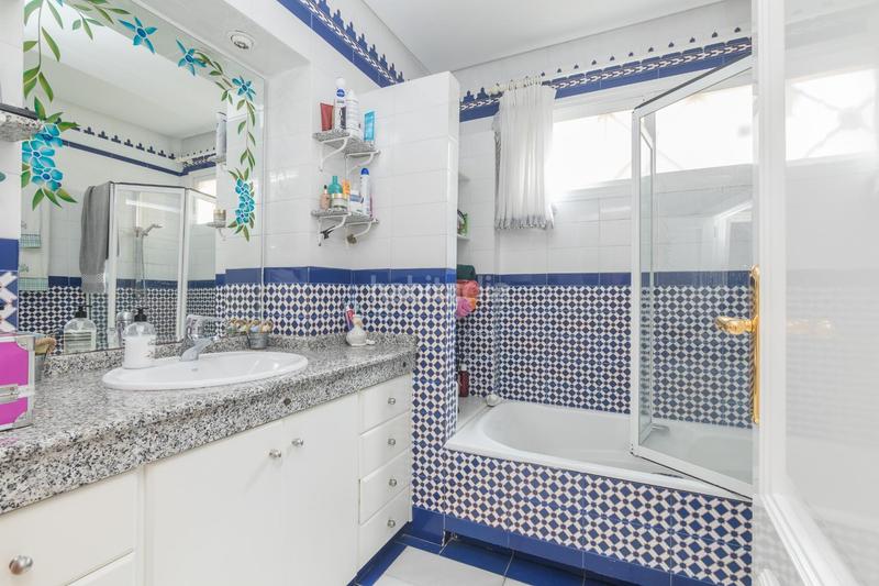 Foto a07df541-fc9b-4539-a4e8-425db355a624. Xalet amb aparcament piscina a Jubalcoi Elche / Elx