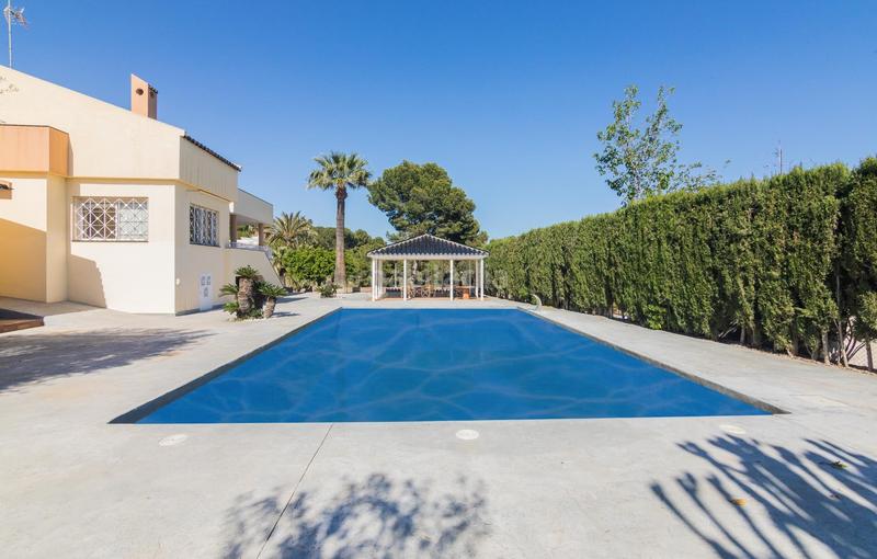 Foto b93b5c3a-8a9e-4b3a-bd67-6568abf1a3fa. Xalet amb aparcament piscina a Jubalcoi Elche / Elx