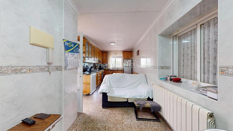 Foto 0146b072-2b98-45f2-b2a9-b48d1ab1309d. Chalet  con gran potencial en Las Bayas, elche ideal para transformar en un oasis ibicenco !! en Elche / Elx