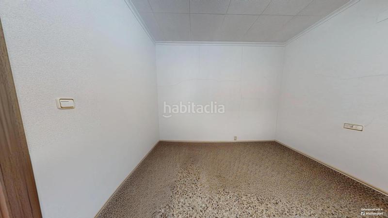 Foto 017abf0f-068a-4d6c-a9f1-3ede33e9770e. Chalet  con gran potencial en Las Bayas, elche ideal para transformar en un oasis ibicenco !! en Elche / Elx