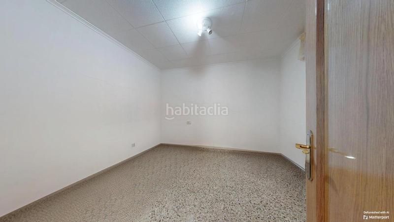 Foto 04e6c913-9b2a-4071-893f-f7366bece070. Chalet  con gran potencial en Las Bayas, elche ideal para transformar en un oasis ibicenco !! en Elche / Elx