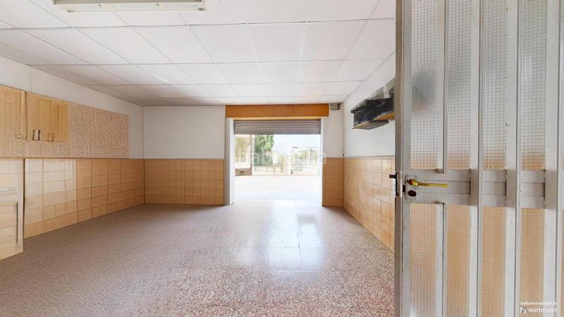 Foto 1b294a6f-981b-4490-a6b5-4db553b10685. Chalet  con gran potencial en Las Bayas, elche ideal para transformar en un oasis ibicenco !! en Elche / Elx