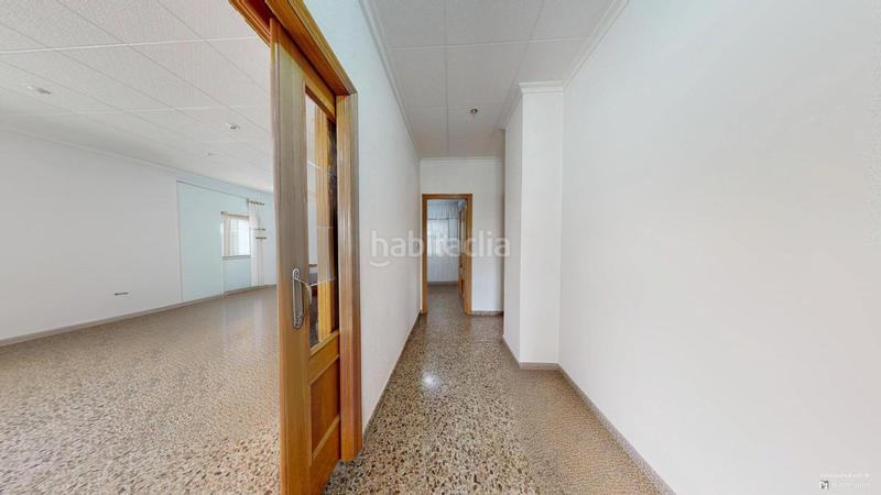 Foto 562200d8-68c0-466e-8785-dd0f2cbe180e. Chalet  con gran potencial en Las Bayas, elche ideal para transformar en un oasis ibicenco !! en Elche / Elx