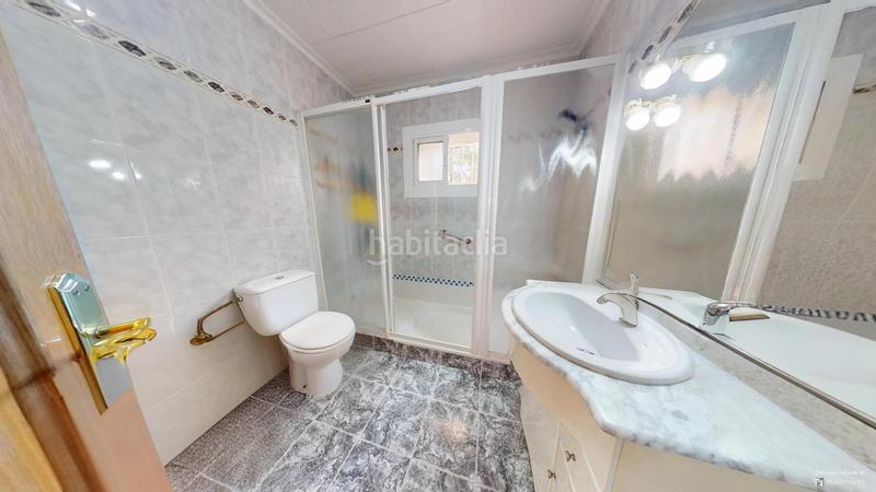 Foto 7284d7f8-cba8-446d-9dc5-4f4ce5ea19a4. Chalet  con gran potencial en Las Bayas, elche ideal para transformar en un oasis ibicenco !! en Elche / Elx