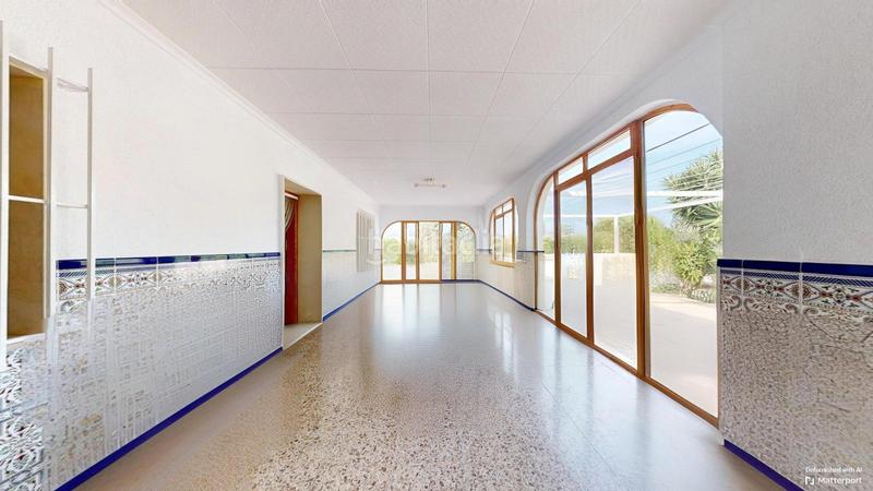 Foto 7ce6a0f6-72de-4486-bede-6287ca2ad535. Chalet  con gran potencial en Las Bayas, elche ideal para transformar en un oasis ibicenco !! en Elche / Elx