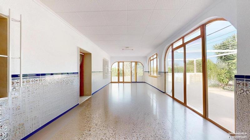Foto aab15161-1d50-4151-ba90-3713d76fe8a2. Chalet  con gran potencial en Las Bayas, elche ideal para transformar en un oasis ibicenco !! en Elche / Elx