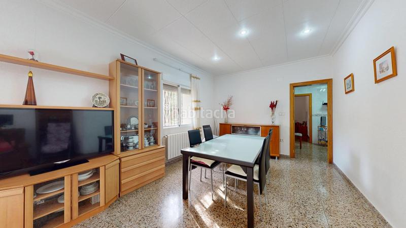 Foto d2acf7cd-e5ef-40d3-8f8e-95e6617b5e09. Chalet  con gran potencial en Las Bayas, elche ideal para transformar en un oasis ibicenco !! en Elche / Elx