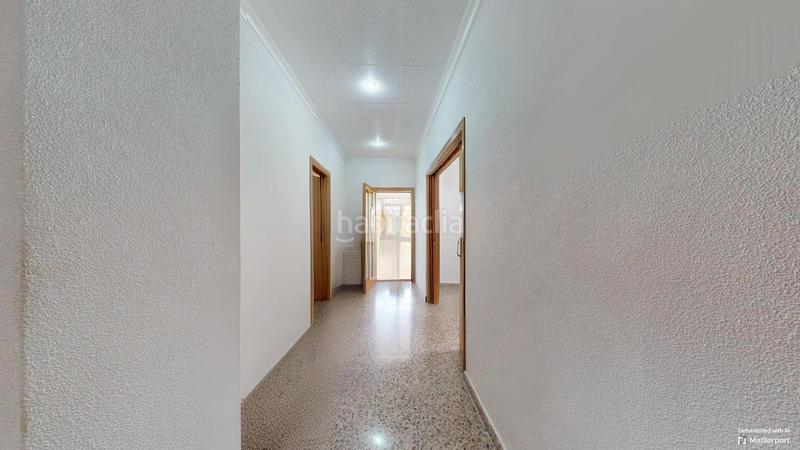Foto da21930b-cd47-4b01-8a5d-981ea763a732. Chalet  con gran potencial en Las Bayas, elche ideal para transformar en un oasis ibicenco !! en Elche / Elx