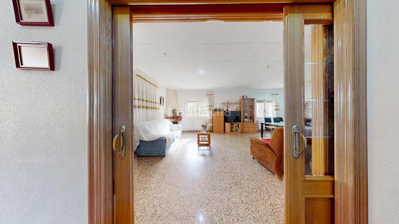 Foto f48cd8b3-e704-49a6-9742-1905686fcccd. Chalet  con gran potencial en Las Bayas, elche ideal para transformar en un oasis ibicenco !! en Elche / Elx