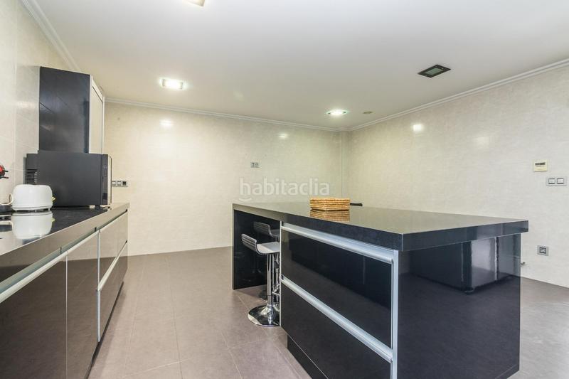 Foto 034ccfab-437c-4eab-93f6-4543f5d87d33. Chalet  independiente en zona residencial prestigiosa huerto travalon proximo al estadio martinez valero elche en Elche / Elx