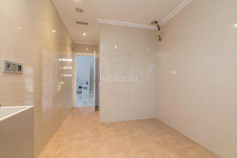 Foto 03f0bbde-4eaa-43a0-b55f-ae3f8601019d. Chalet  independiente en zona residencial prestigiosa huerto travalon proximo al estadio martinez valero elche en Elche / Elx